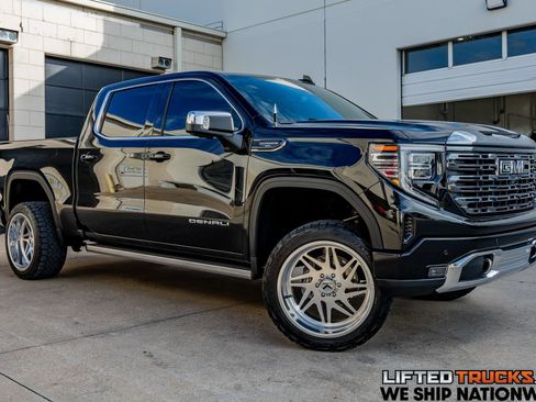 Used 2023 GMC Sierra 1500 Denali Ultimate AWD/4WD image 1