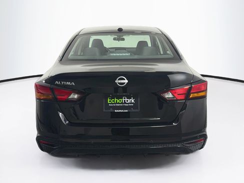 Used 2025 Nissan Altima 2.5 SV FWD image 7