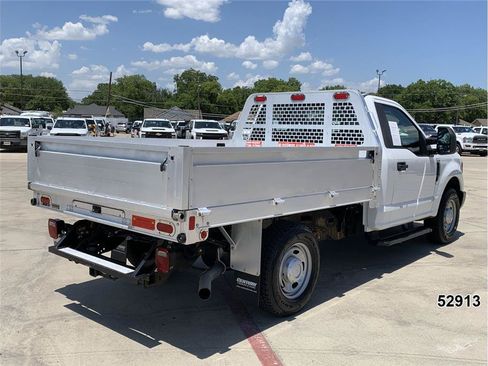 Used 2017 Ford F250 XL RWD image 2
