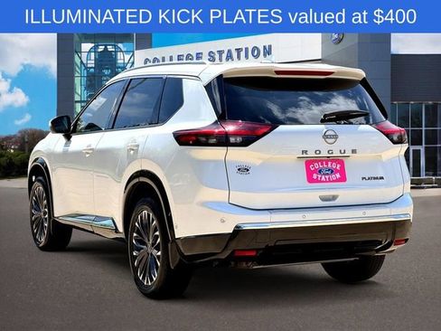 Used 2024 Nissan Rogue Platinum w/ Platinum Premium Package FWD image 3