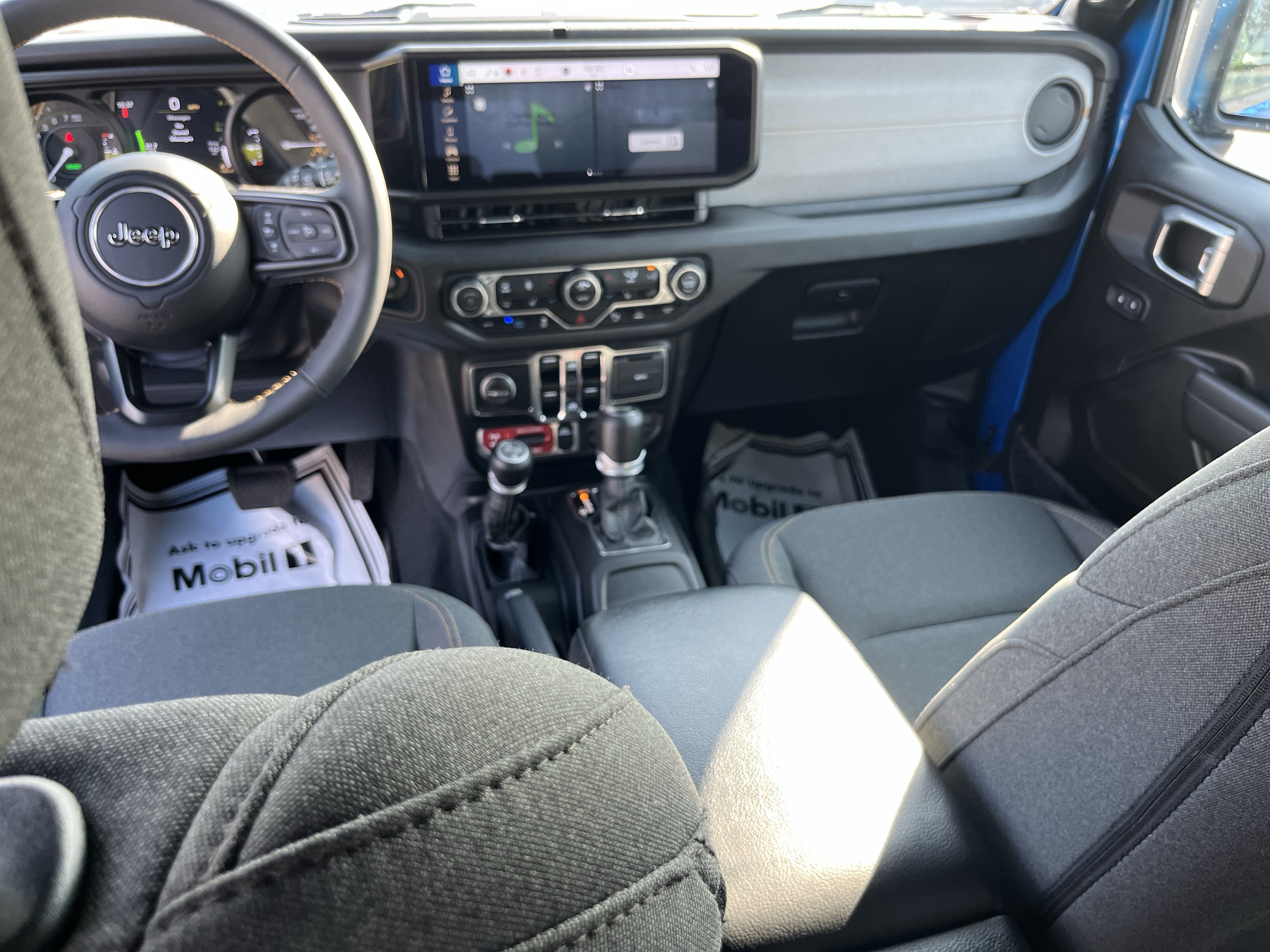 Used 2024 Jeep Wrangler Unlimited AWD/4WD image 21