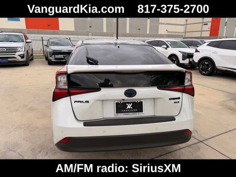 Used 2021 Toyota Prius LE image 3