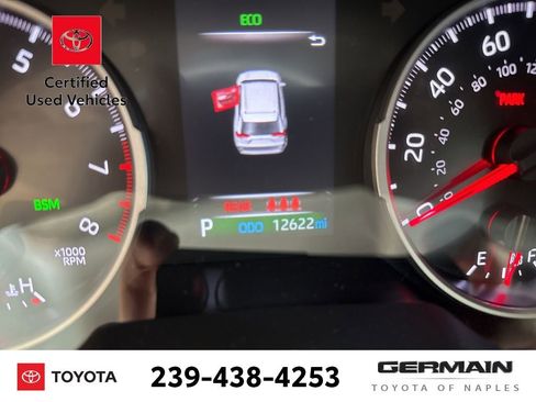 Used 2021 Toyota RAV4 XLE Premium image 21