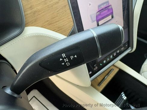 Used 2018 Tesla Model X 75D AWD/4WD image 16