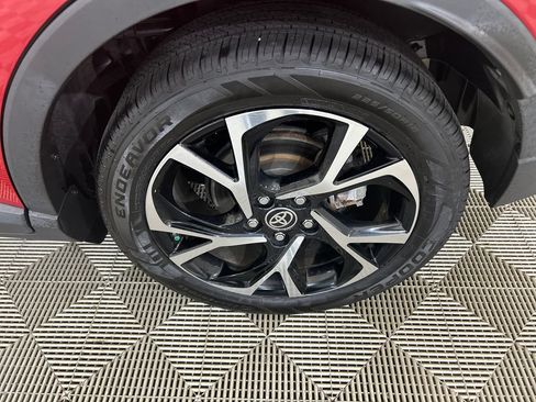 Used 2021 Toyota C-HR XLE FWD image 10