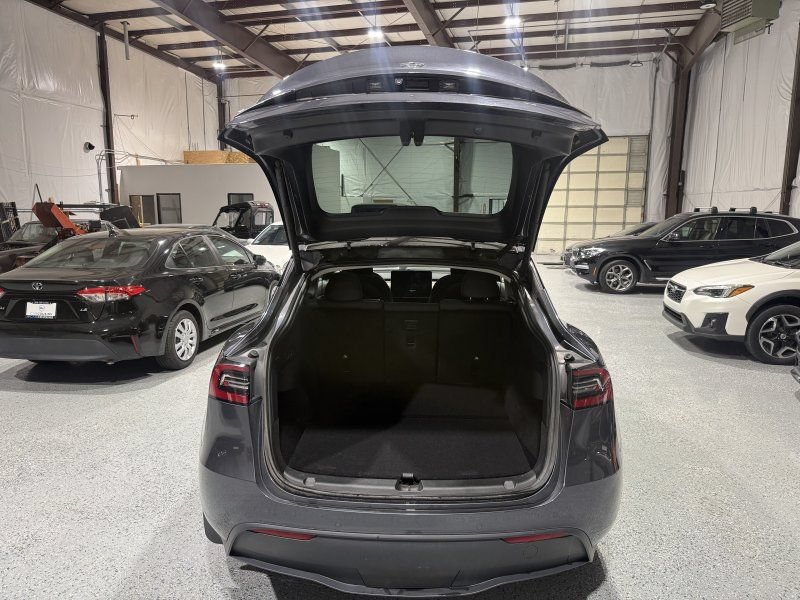 Used 2021 Tesla Model Y Long Range AWD/4WD image 10