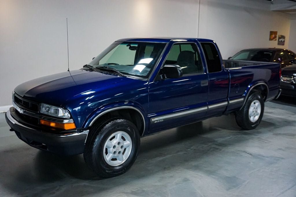 Used 2002 Chevrolet S10 Pickup LS w/ LS Preferred Equipment Group AWD/4WD image 5