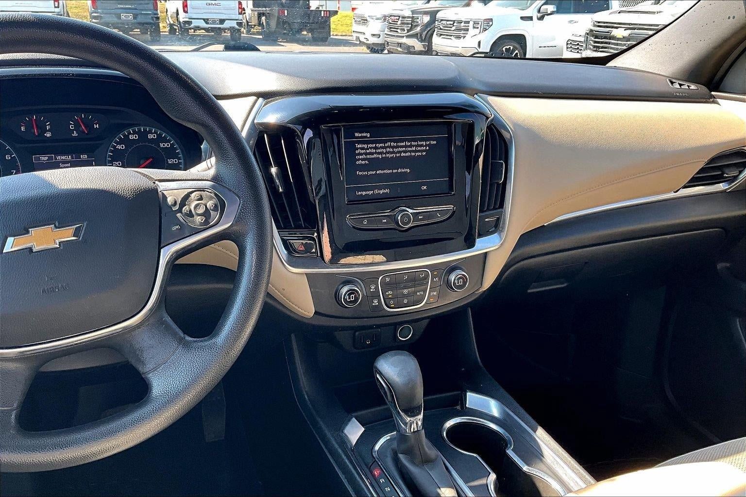 Used 2022 Chevrolet Traverse LS AWD/4WD image 6
