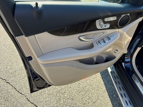 Used 2021 Mercedes-Benz GLC 300 image 10