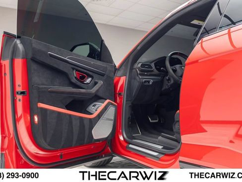 Used 2023 Lamborghini Urus Performante AWD/4WD image 50