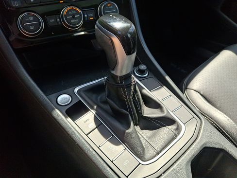 Certified 2023 Volkswagen Jetta SE w/ Panoramic Sunroof Package FWD image 15