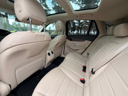 Used 2019 Mercedes-Benz GLC 300 4MATIC image 14