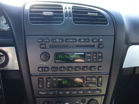 Used 2003 Ford Thunderbird Base image 12