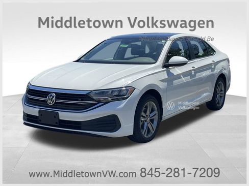 Certified 2023 Volkswagen Jetta SE FWD image 1