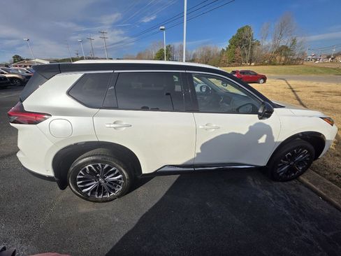 New 2026 Nissan Rogue Platinum w/ Platinum Premium Package image 2