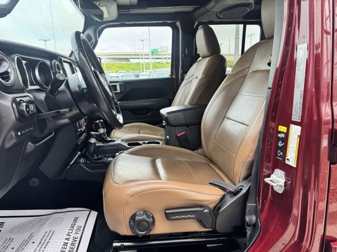 Used 2021 Jeep Wrangler Unlimited Sahara w/ Cold Weather Group AWD/4WD image 10