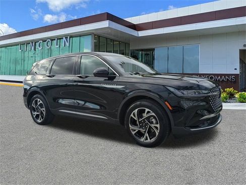 New 2026 Lincoln Nautilus Premier image 2