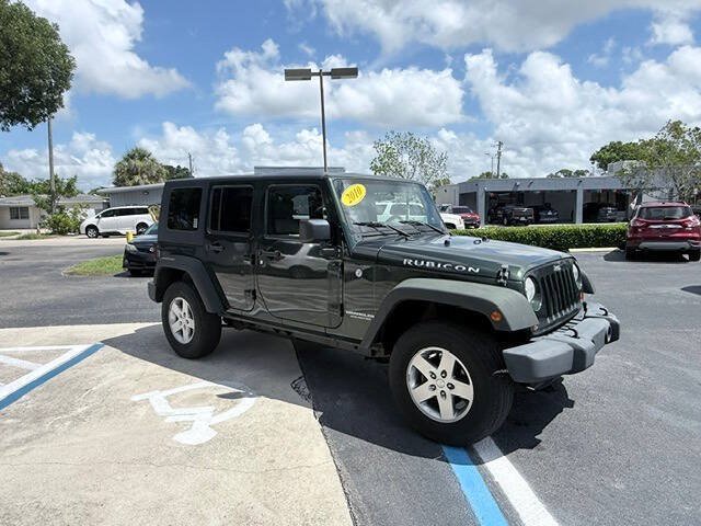 Used 2010 Jeep Wrangler Unlimited Rubicon AWD/4WD image 3