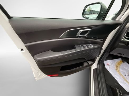 Certified 2025 Kia Carnival SX Prestige FWD image 14