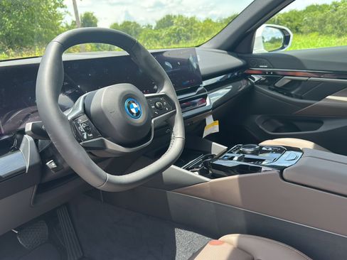 New 2026 BMW i5 eDrive40 image 9