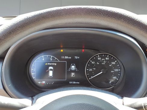 Used 2023 Nissan Kicks SV FWD image 13