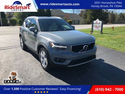 Used 2022 Volvo XC40 T5 Momentum