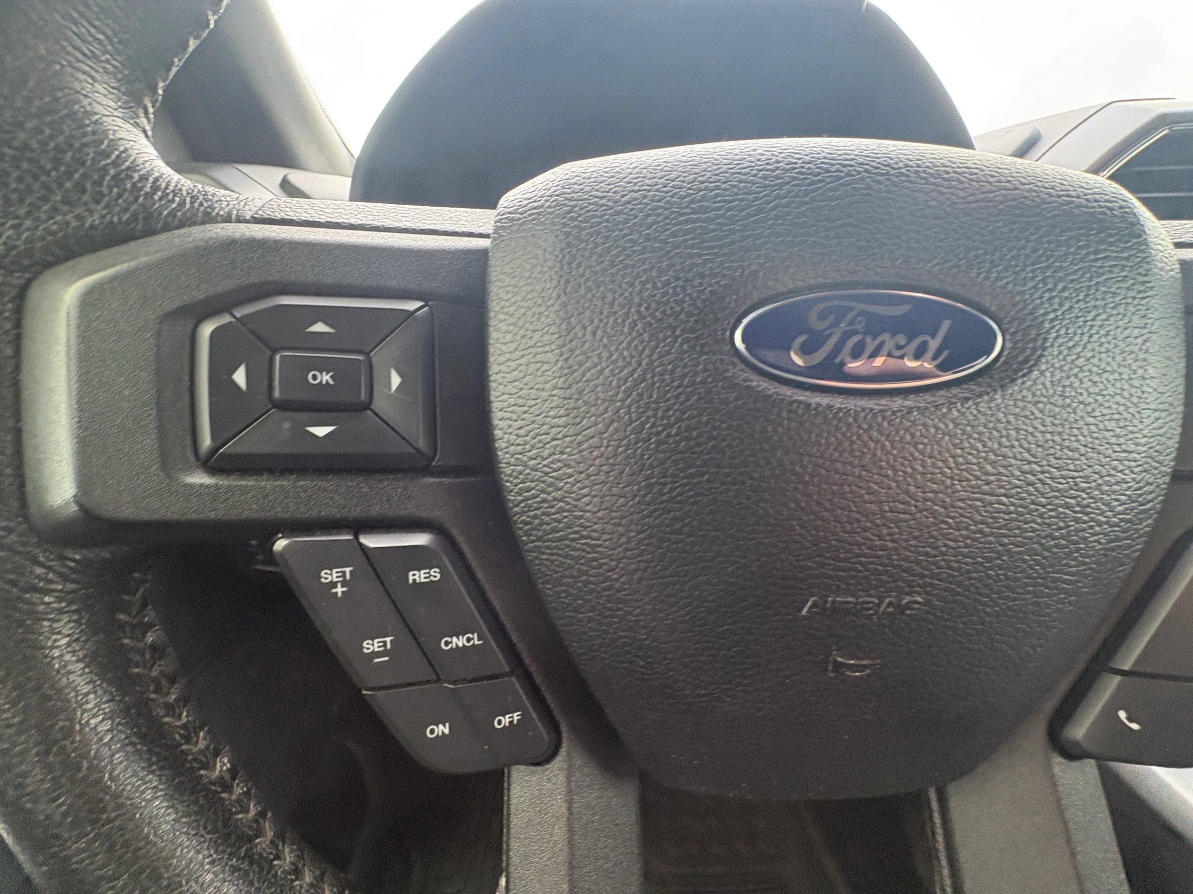 Used 2015 Ford F150 XLT w/ Equipment Group 302A Luxury RWD image 33