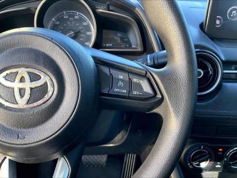 Used 2019 Toyota Yaris LE FWD image 24