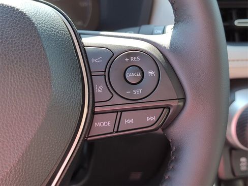 Used 2025 Toyota RAV4 Limited image 24