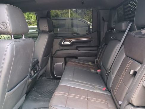 Used 2023 Chevrolet Silverado 1500 High Country w/ Technology Package AWD/4WD image 16