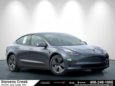 Used 2023 Tesla Model 3 Standard Range image 1
