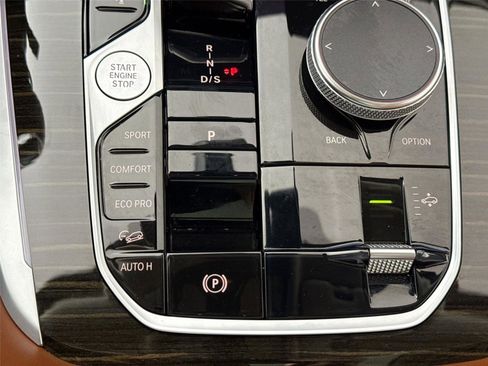 Used 2023 BMW X7 xDrive40i w/ Premium Package image 29