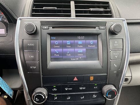 Used 2015 Toyota Camry LE FWD image 16