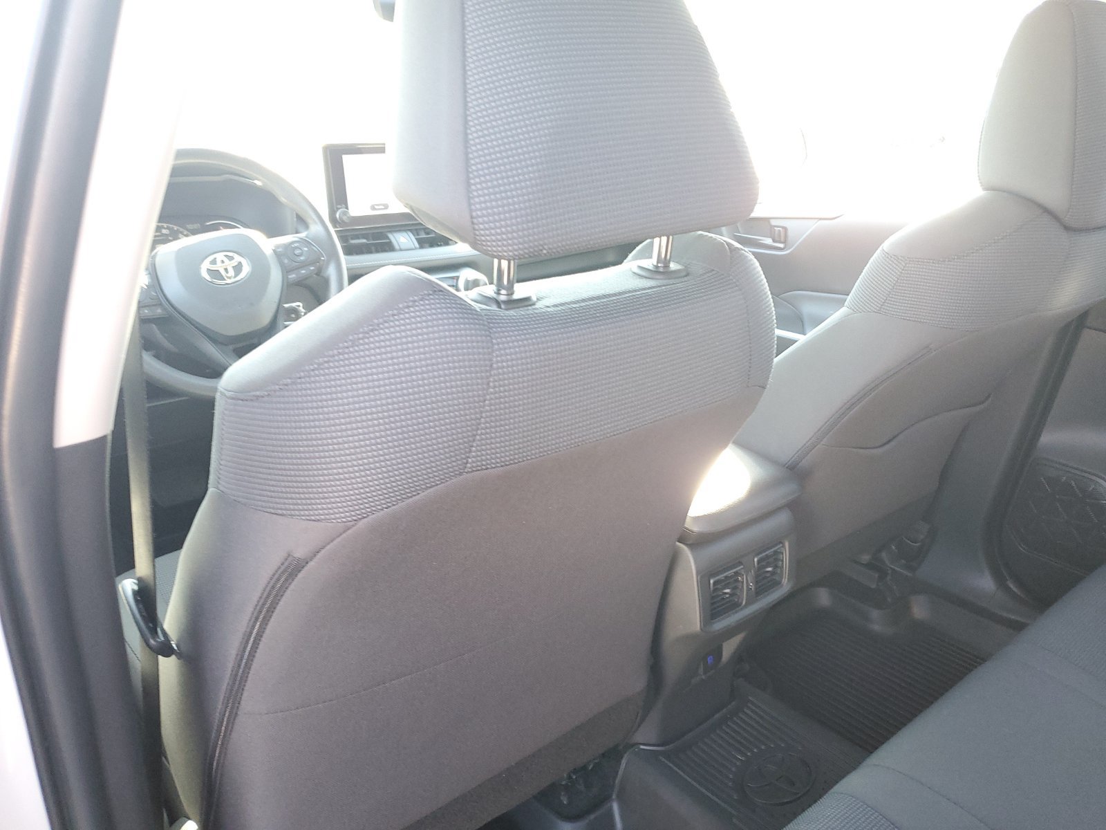 Used 2025 Toyota RAV4 LE AWD/4WD image 14