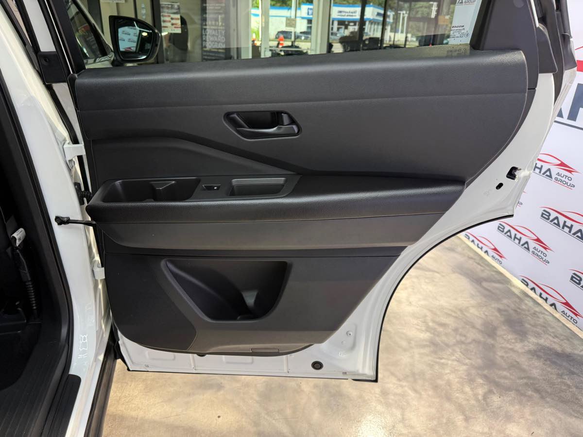 Used 2024 Nissan Pathfinder S AWD/4WD image 45