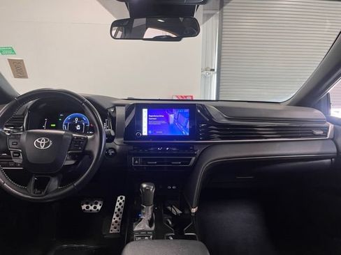 Used 2025 Toyota Camry SE FWD image 20