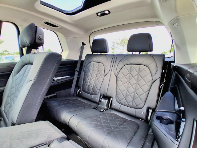 Used 2023 BMW X7 xDrive40i w/ Parking Assistance Package AWD/4WD image 27