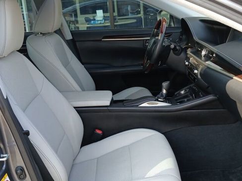 Used 2017 Lexus ES 350 image 10