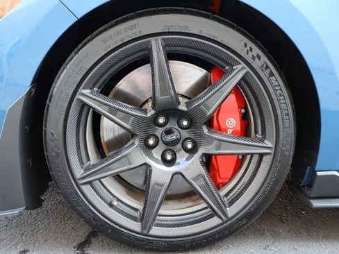 Used 2021 Ford Mustang Shelby GT500 w/ Carbon Fiber Track Pack image 11