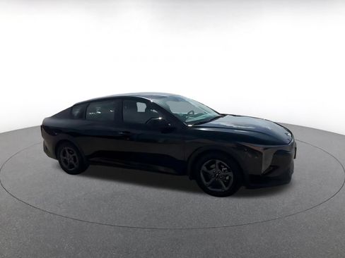 Used 2025 Kia K4 FWD image 2