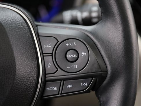 Used 2022 Toyota Corolla Cross XLE w/ Convenience Package image 24