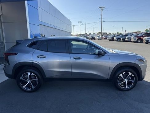 New 2025 Chevrolet Trax RS w/ Driver Confidence Package image 9