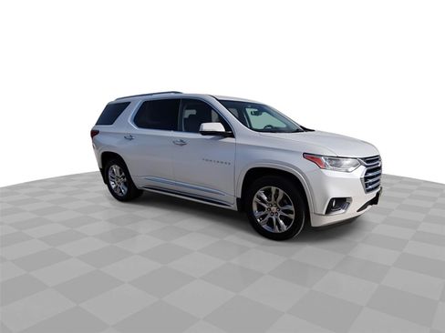 Used 2020 Chevrolet Traverse High Country FWD image 2