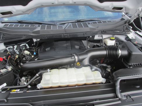 Certified 2022 Ford F150 XLT w/ Equipment Group 302A High image 45