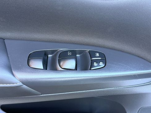Used 2019 Nissan Sentra SV FWD image 19