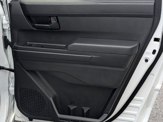 Used 2025 Toyota Tacoma SR5 AWD/4WD image 15