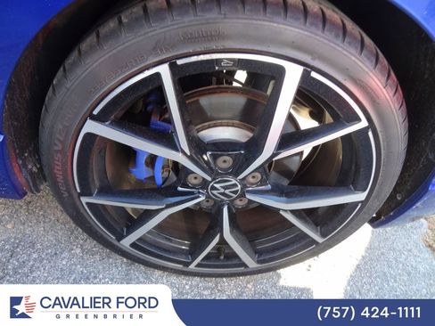 Used 2022 Volkswagen Golf R image 8