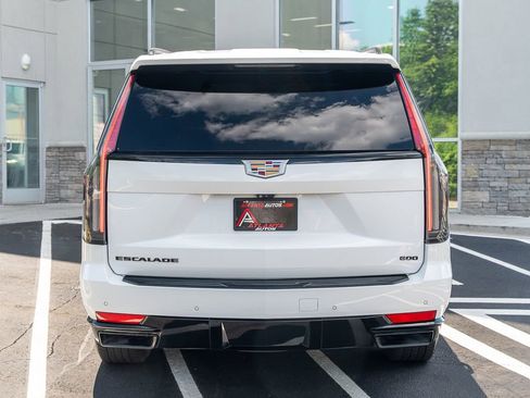 Used 2021 Cadillac Escalade ESV Sport Platinum AWD/4WD image 16