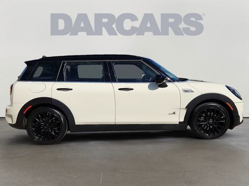 Used 2022 MINI Cooper Clubman S w/ Premium Package image 7