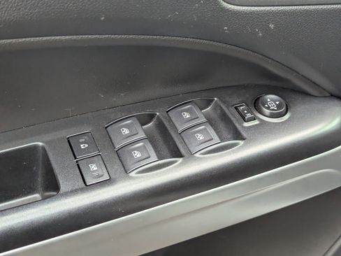 Used 2022 Chevrolet Colorado LT w/ Luxury Package image 22